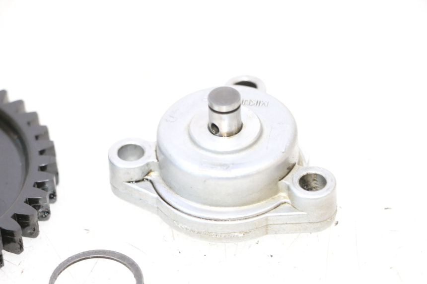 photo de POMPA OLEJU PEUGEOT SATELIS COMPRESSOR K15 125 (2006 - 2009) - Zbliżenie techniczne