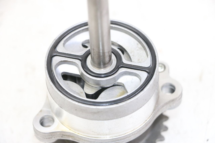 photo de POMPA OLEJU SUZUKI GSX F GSXF 650 (2007 - 2015) - Inny kąt widzenia