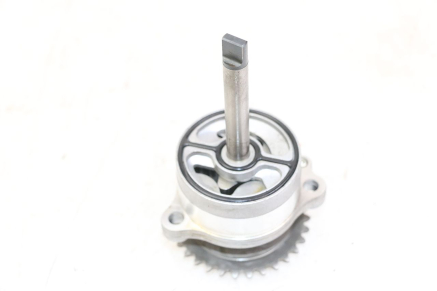 photo de POMPA OLEJU SUZUKI GSX F GSXF 650 (2007 - 2015) - Zbliżenie techniczne