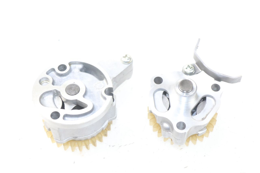 photo de POMPA OLEJU YAMAHA TDM ABS 900 (2002 - 2014) - Inny kąt widzenia