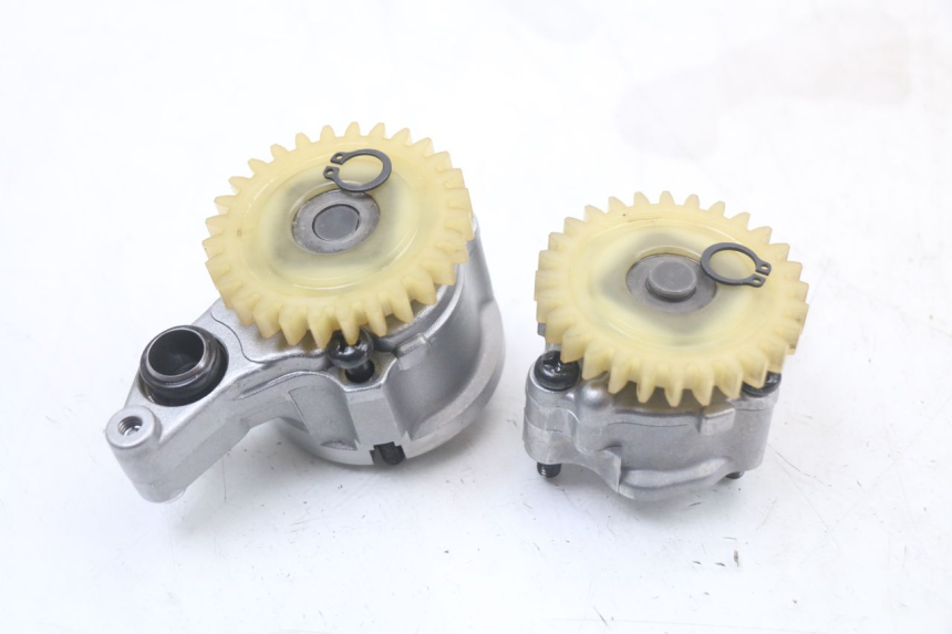 photo de POMPA OLEJU YAMAHA TDM ABS 900 (2002 - 2014) - Inny kąt widzenia