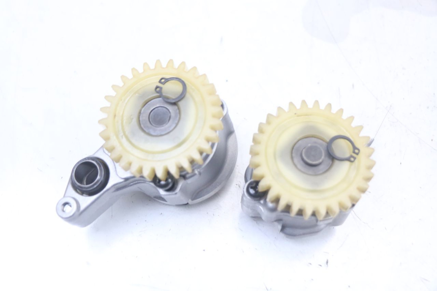 photo de POMPA OLEJU YAMAHA TDM ABS 900 (2002 - 2014) - Zbliżenie techniczne