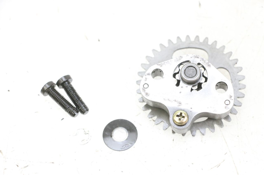 photo de POMPA OLEJU YAMAHA TTR 125 (2000 - 2020) - Inny kąt widzenia