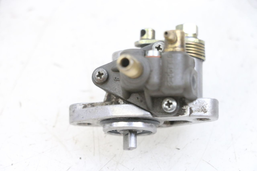 photo de POMPA OLEJU YAMAHA TZR 50 (2008 - 2016) - Zbliżenie techniczne