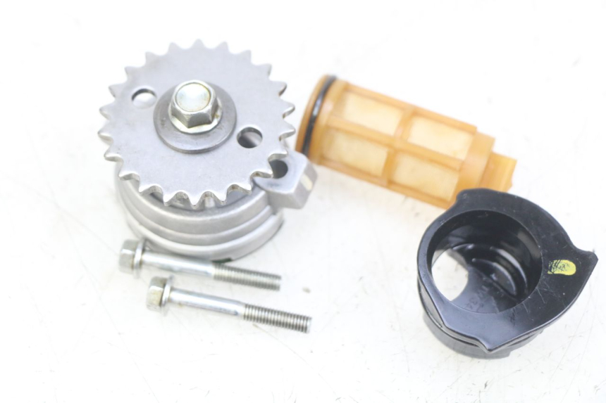 photo de POMPA OLEJU PIAGGIO VESPA GTS IGET ABS 125 (2017 - 2023) - Inny kąt widzenia