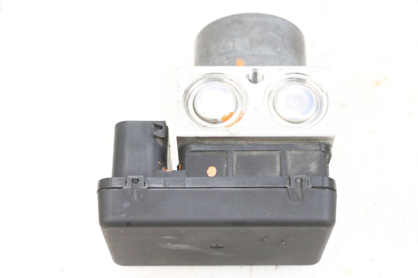 photo de POMPA ABS SUZUKI BURGMAN 650 (2013 - 2020) - Widok z bliska