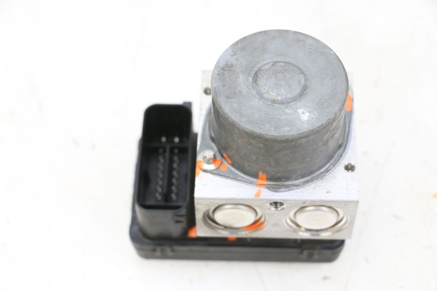 photo de POMPA ABS SUZUKI BURGMAN 650 (2013 - 2020) - Stan powierzchni