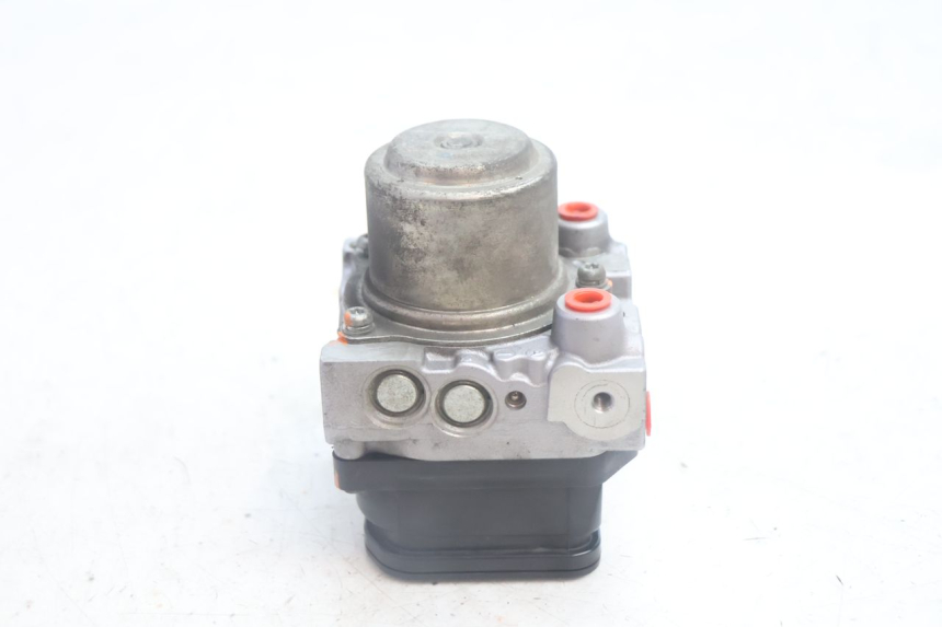 photo de POMPA ABS SUZUKI BURGMAN EXECUTIVE ABS 650 (2006 - 2012) - Zbliżenie techniczne