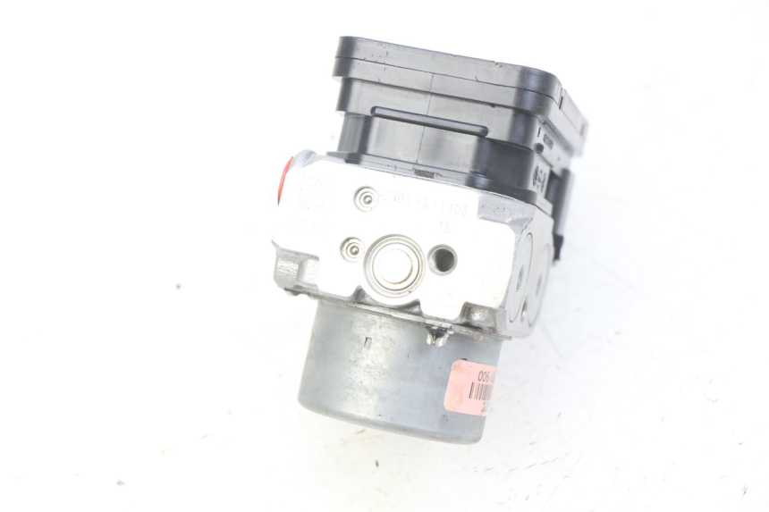 photo de POMPA ABS HONDA CB R 1000 (2018 - 2023) - Zbliżenie techniczne