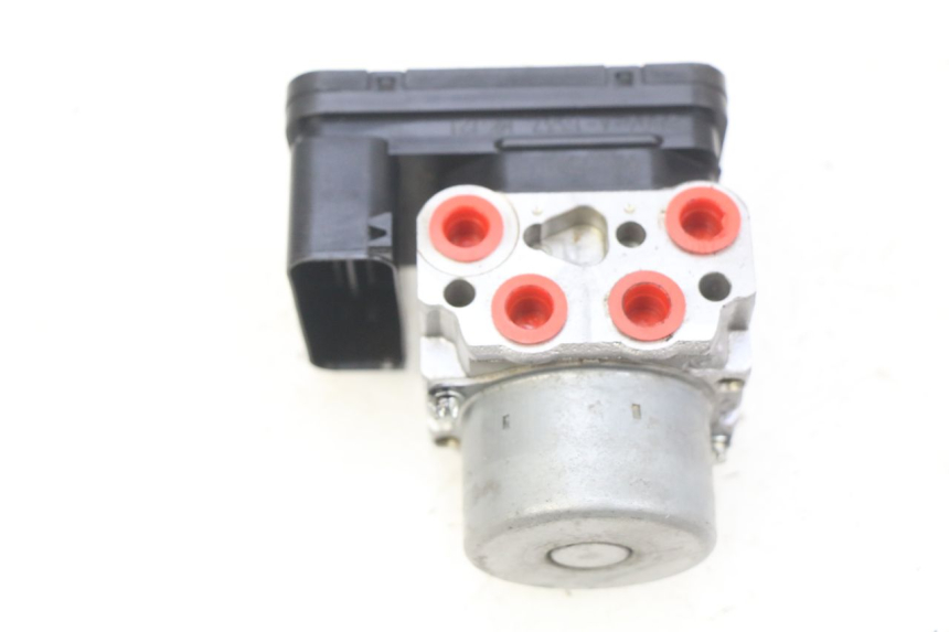 photo de POMPA ABS HONDA CB R 1000 (2018 - 2023) - Punkty mocowania