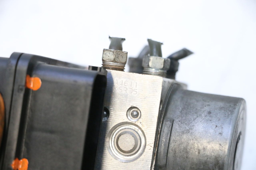 photo de POMPA ABS KAWASAKI ER-6 ER6 F ABS 650 (2012 - 2016) - Zoom stanu zużycia