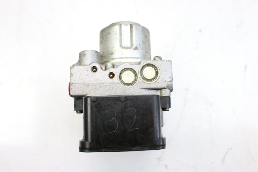 photo de POMPA ABS HONDA FES S-WING SWING ABS 125 (2007 - 2015) - Szczegół części