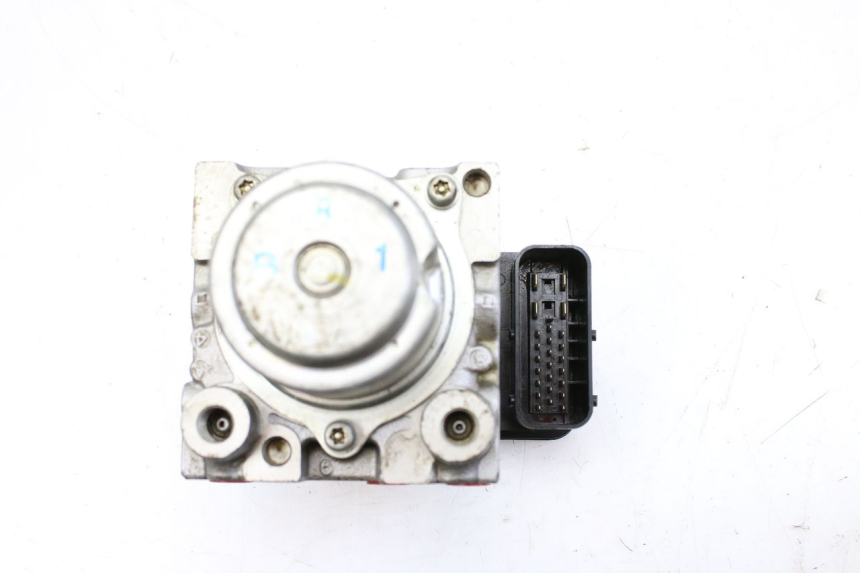 photo de POMPA ABS HONDA FES S-WING SWING ABS 125 (2007 - 2015) - Punkty mocowania