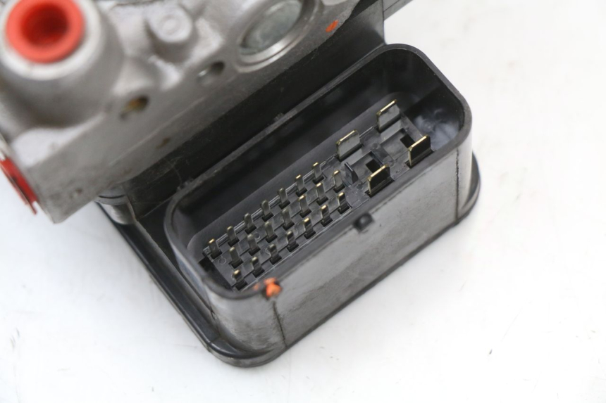 photo de POMPA ABS HONDA FES S-WING SWING ABS 125 (2007 - 2015) - Zoom stanu zużycia