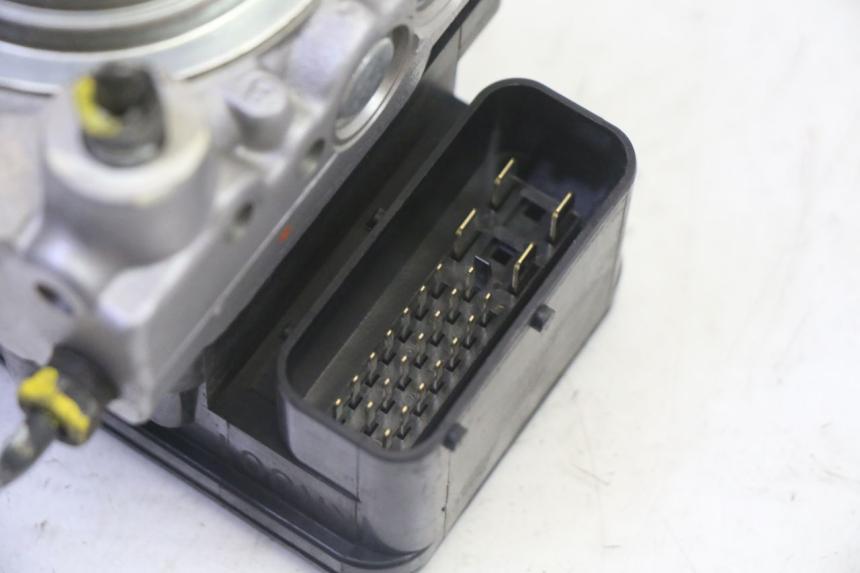 photo de POMPA ABS HONDA FES S-WING SWING ABS 125 (2007 - 2015) - Zoom stanu zużycia