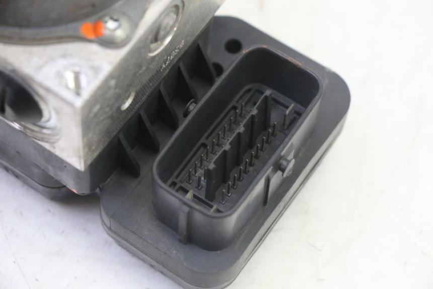 photo de POMPA ABS YAMAHA FJR ABS 1300 (2016 - 2020) - Punkty mocowania