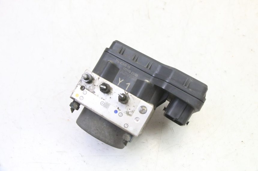 photo de POMPA ABS YAMAHA FJR ABS 1300 (2006 - 2012) - Zbliżenie techniczne