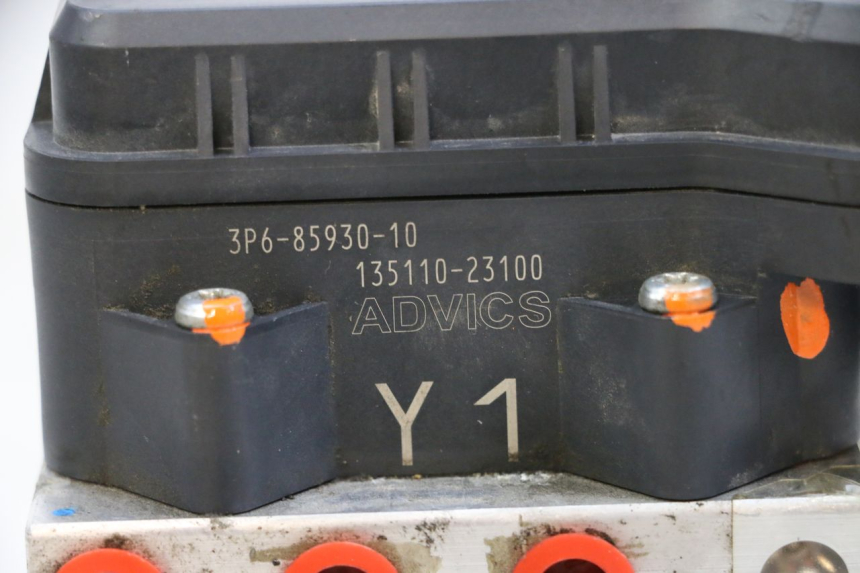 photo de POMPA ABS YAMAHA FJR ABS 1300 (2006 - 2012) - Inny kąt widzenia