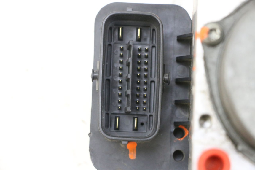 photo de POMPA ABS YAMAHA FJR ABS 1300 (2006 - 2012) - Stan powierzchni