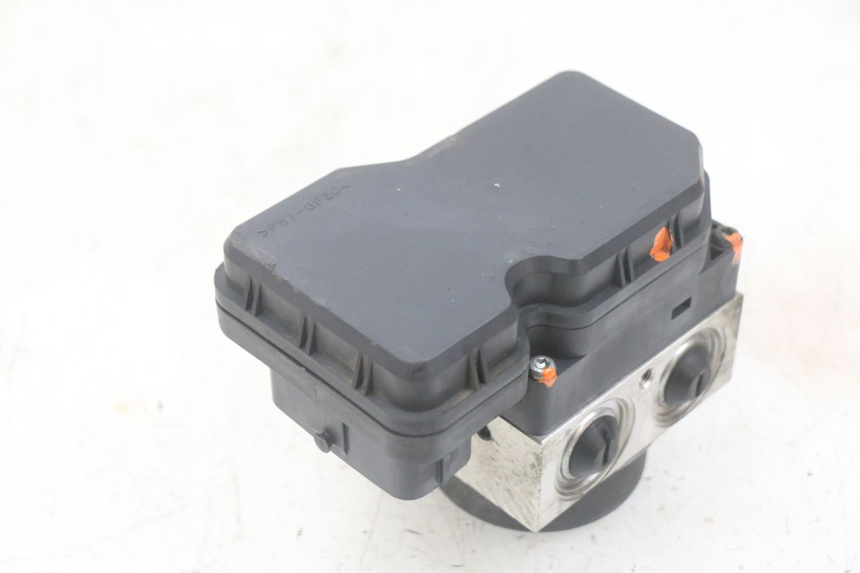 photo de POMPA ABS YAMAHA FJR ABS 1300 (2006 - 2012) - Oznaczenia i referencje