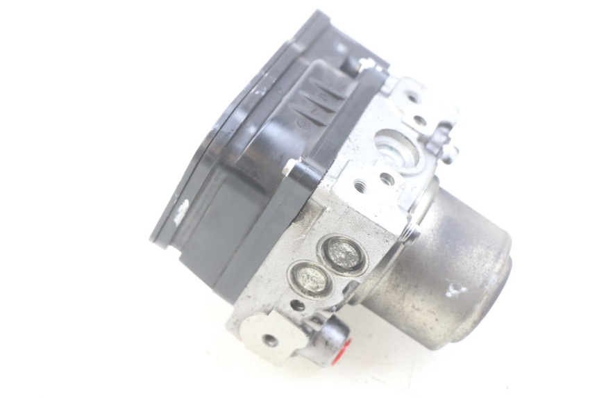 photo de POMPA ABS HONDA FJS SILVERWING SILVER WING 400 (2009 - 2016) - Szczegół części