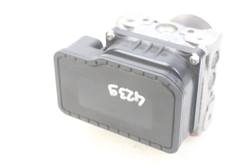 photo de POMPA ABS HONDA FJS SILVERWING SILVER WING 400 (2009 - 2016) - Oznaczenia i referencje