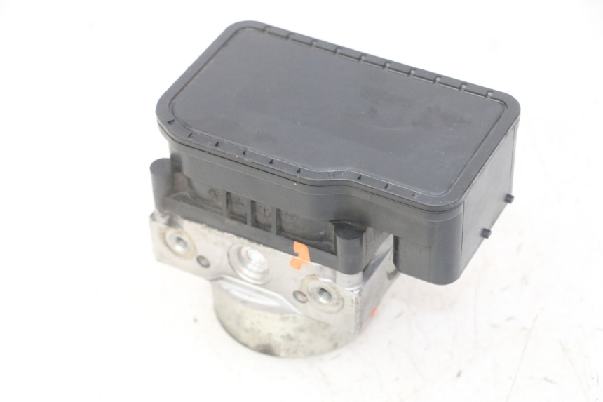 photo de POMPA ABS HONDA FORZA ABS 300 (2013 - 2017) - Zbliżenie techniczne