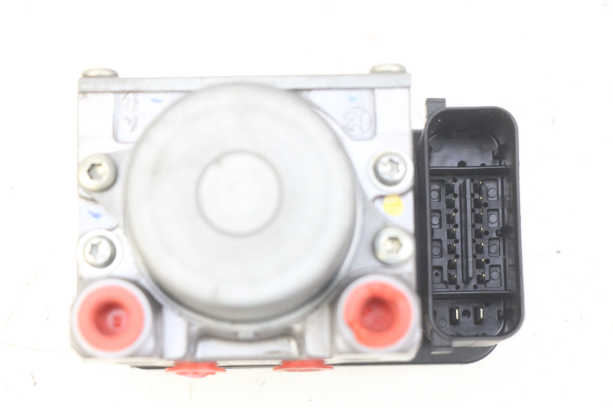 photo de POMPA ABS HONDA FORZA 125 (2015 - 2016) - Zbliżenie techniczne