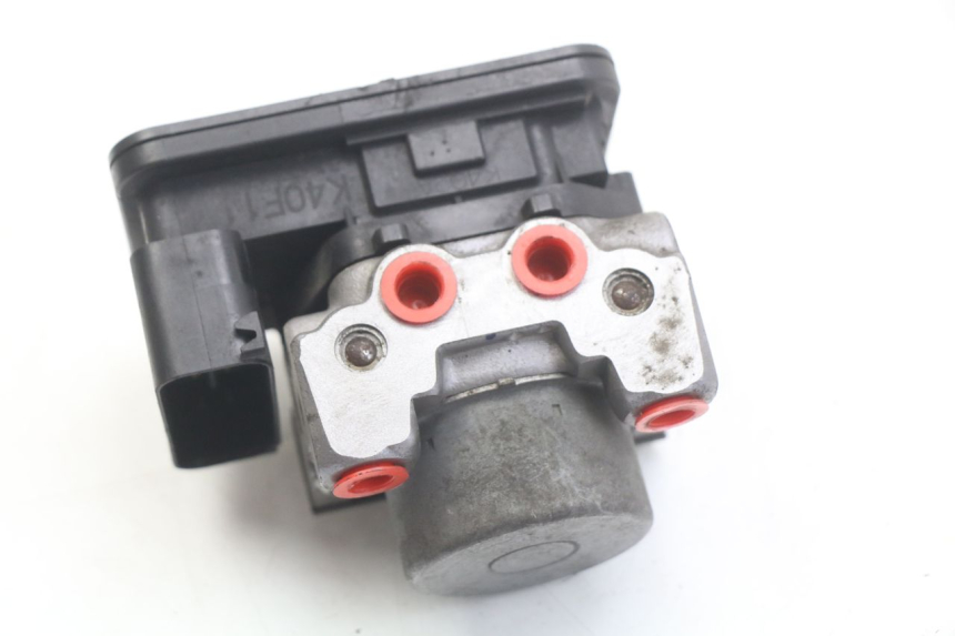 photo de POMPA ABS HONDA FORZA 125 (2015 - 2016) - Szczegół części