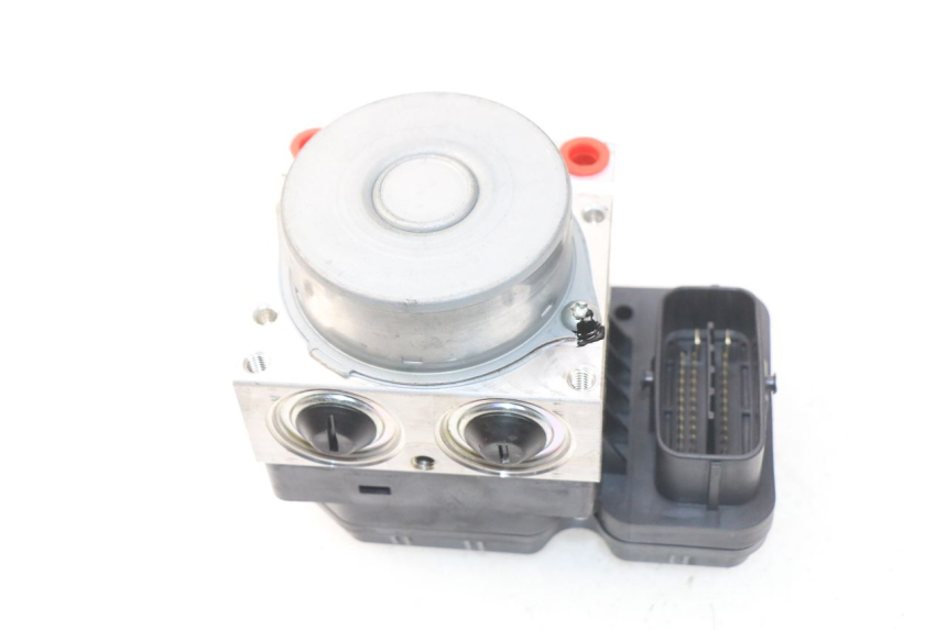 photo de POMPA ABS YAMAHA FZ8 800 (2010 - 2016) - Widok ogólny