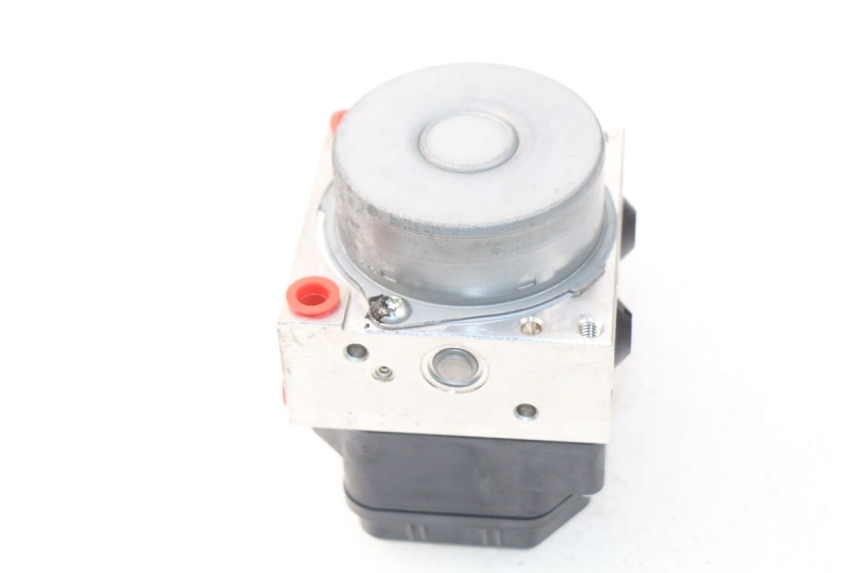 photo de POMPA ABS YAMAHA FZ8 800 (2010 - 2016) - Punkty mocowania