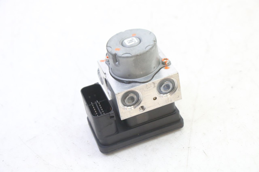 photo de POMPA ABS BMW G310 R 310 (2016 - 2020) - Inny kąt widzenia