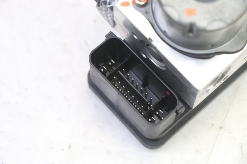 photo de POMPA ABS BMW G310 R 310 (2016 - 2020) - Widok ogólny