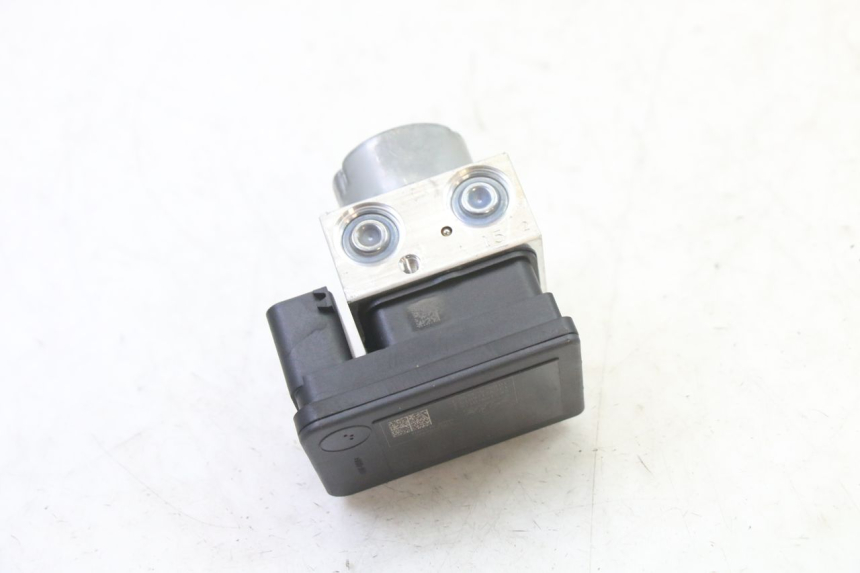 photo de POMPA ABS BMW G310 R 310 (2016 - 2020) - Punkty mocowania