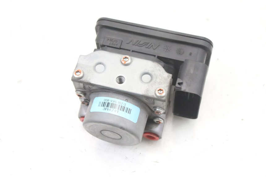 photo de POMPA ABS HONDA SH i 300 (2015 - 2020) - Zbliżenie techniczne