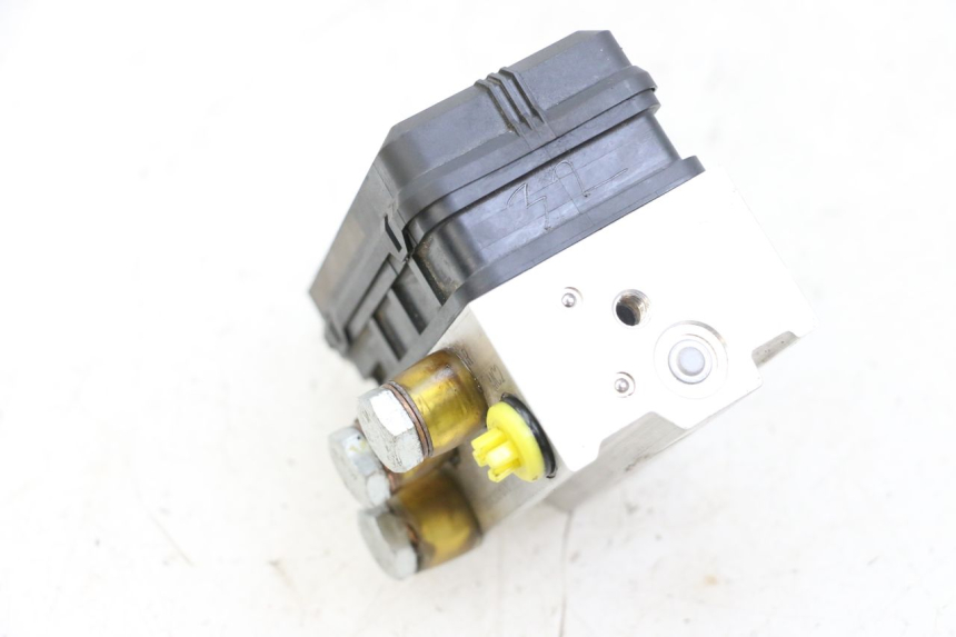 photo de POMPA ABS HUSQVARNA SVARTPILEN 401 (2018 - 2023) - Szczegół części