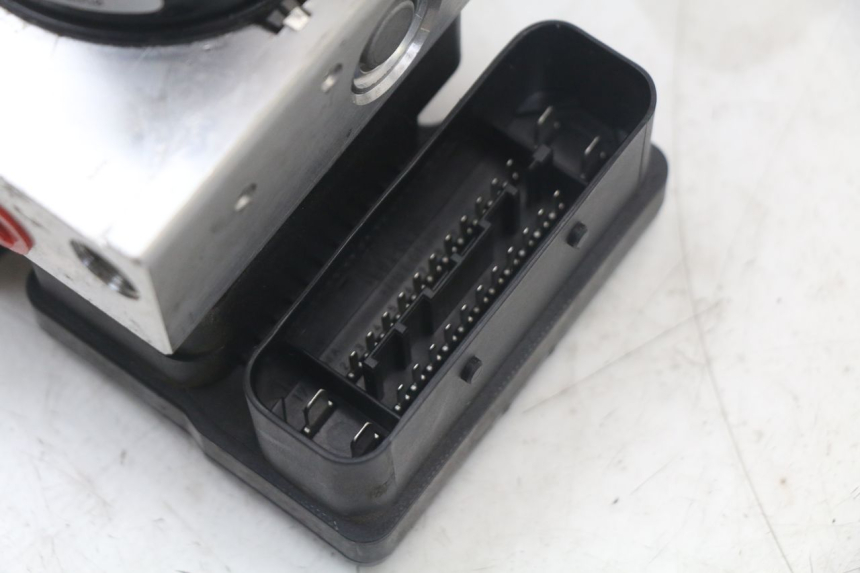 photo de POMPA ABS PIAGGIO MP3 HPE 350 (2018 - 2020) - Inny kąt widzenia