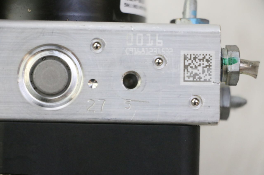 photo de POMPA ABS PIAGGIO MP3 HPE 310 (2024 - 2025) - Zoom stanu zużycia