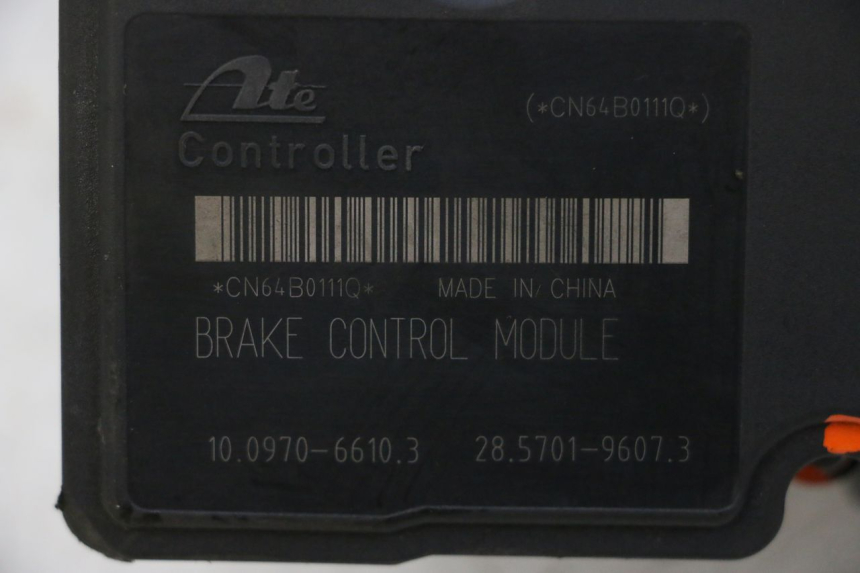 photo de POMPA ABS PIAGGIO MP3 HPE 310 (2024 - 2025) - Zbliżenie techniczne