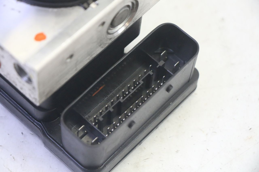 photo de POMPA ABS PIAGGIO MP3 HPE 350 (2018 - 2020) - Inny kąt widzenia