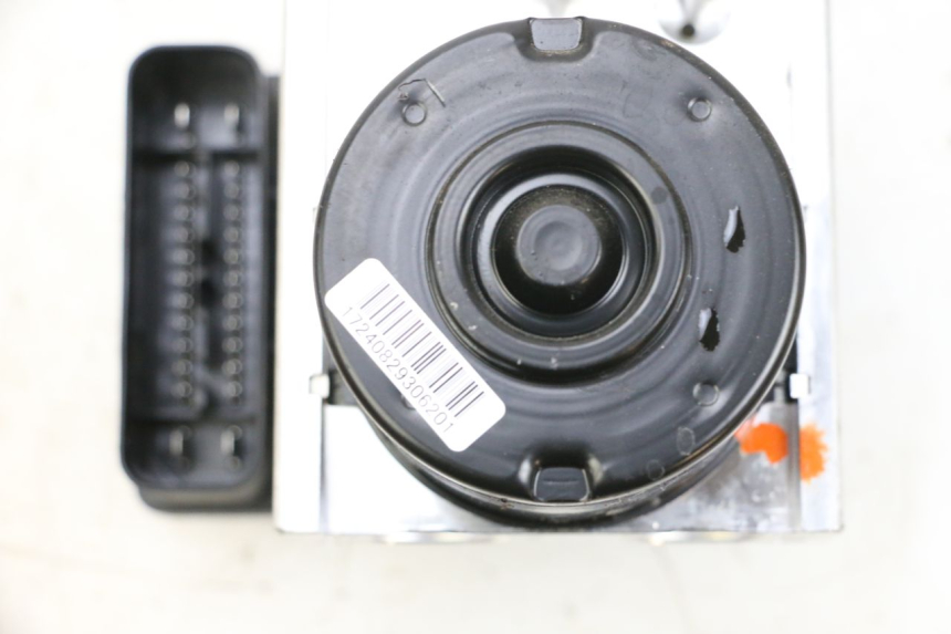 photo de POMPA ABS PIAGGIO MP3 HPE 300 (2019 - 2026) - Inny kąt widzenia