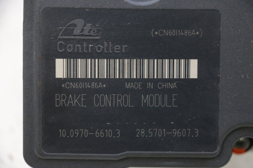 photo de POMPA ABS PIAGGIO MP3 HPE 300 (2019 - 2026) - Zbliżenie techniczne