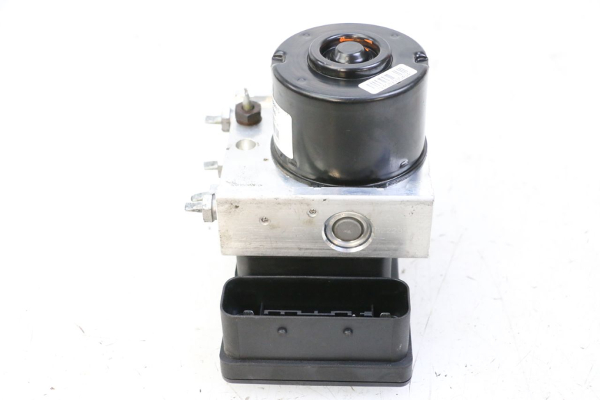 photo de POMPA ABS PIAGGIO MP3 500 (2014 - 2017) - Widok z bliska