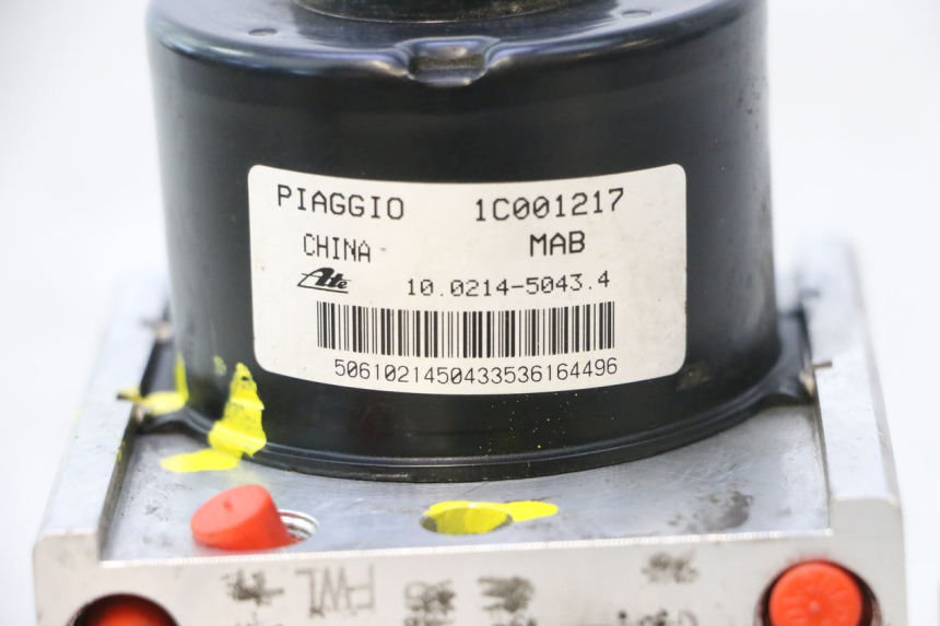 photo de POMPA ABS PIAGGIO MP3 500 (2016 - 2018) - Widok z bliska