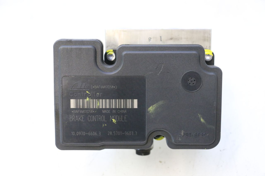 photo de POMPA ABS PIAGGIO MP3 500 (2016 - 2018) - Zoom stanu zużycia