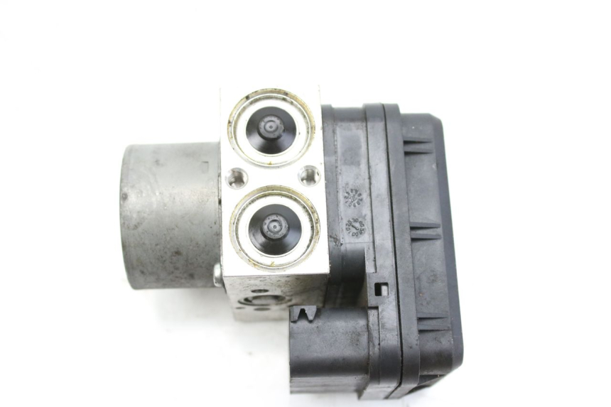 photo de POMPA ABS YAMAHA MT-07 MT07 700 (2018 - 2020) - Inny kąt widzenia