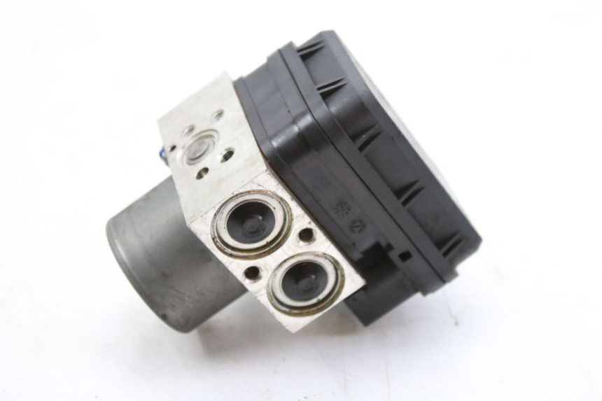 photo de POMPA ABS YAMAHA MT-07 MT07 700 (2018 - 2020) - Zbliżenie techniczne