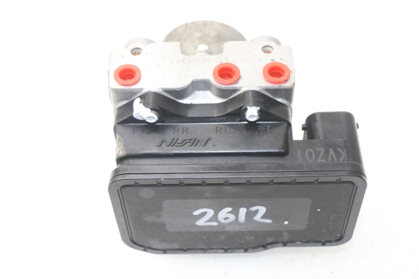 photo de POMPA ABS HONDA NSS EX FORZA 250 (2005 - 2013) - Zbliżenie techniczne