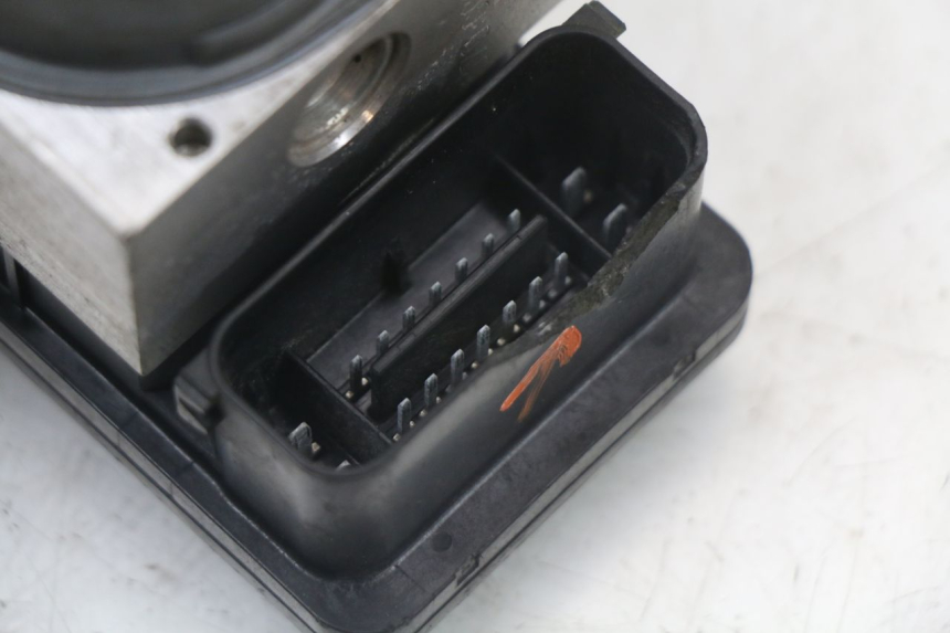 photo de POMPA ABS PEUGEOT BELVILLE 125 (2017 - 2021) - Inny kąt widzenia