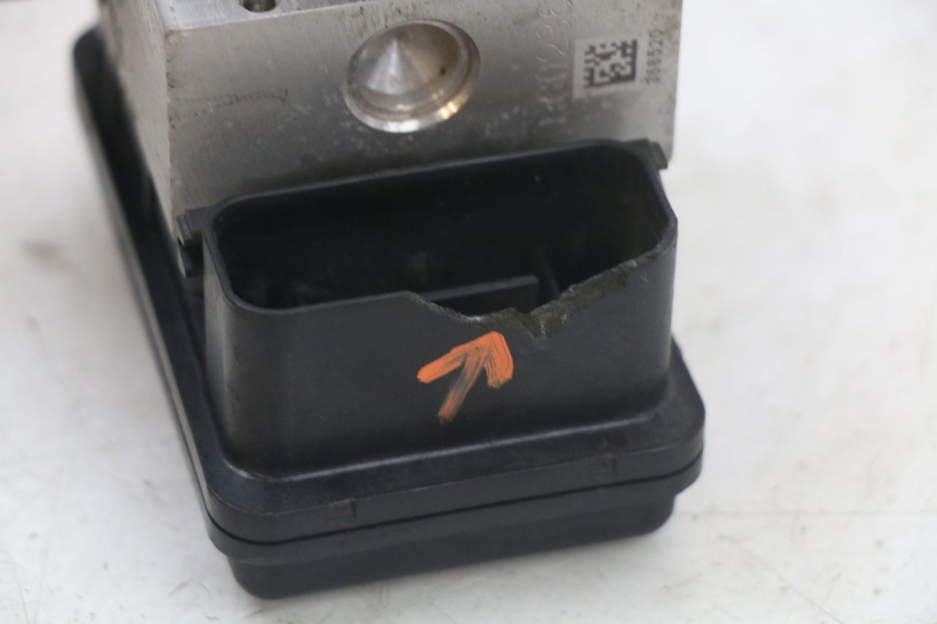 photo de POMPA ABS PEUGEOT BELVILLE 125 (2017 - 2021) - Zbliżenie techniczne